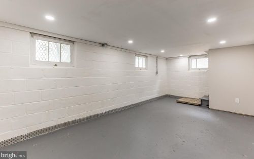 602 Salem Ave, West Deptford NJ  08096-3118 exterior