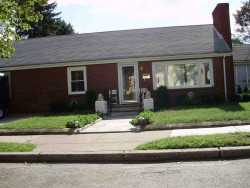 5 Rose Dr, Newton, MA 02465-1541