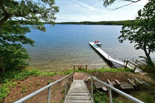 22 Eagle Hill Dr, Plymouth MA  02360-1908 exterior