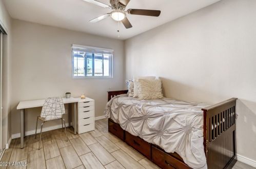 3216 Claire Dr, Phoenix AZ 85032-4911 exterior