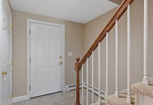 22 Partridge Ln, Lynnfield, MA 01940-2560