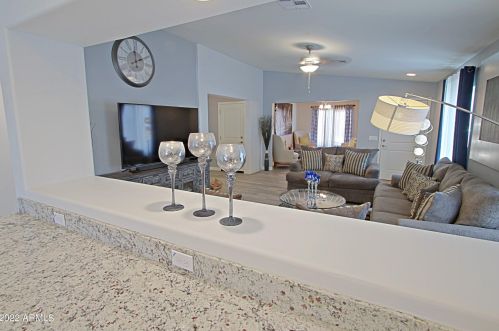 6426 38 Dr, Phoenix AZ 85029-2007 exterior