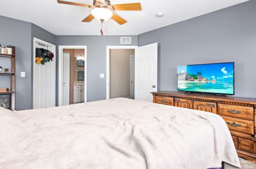 1251 Driftwood Ln, Pingree Grove IL 60140-2062 exterior