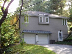 211 Hobart Rd, Newton, MA 02459-1300