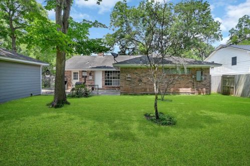 2210 Belmont Dr, Richmond TX 77469-5502 exterior