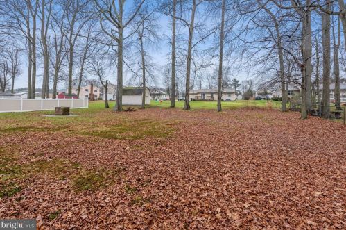 1050 Bennett Dr, West Deptford NJ exterior