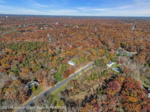 6 Pitney Ln, Jackson Twp NJ 08527-2933 exterior