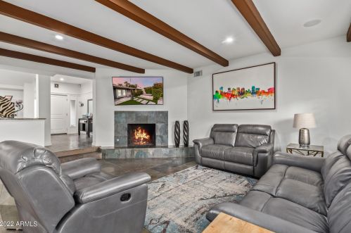 6849 2nd St, Phoenix AZ  85012-1005 exterior