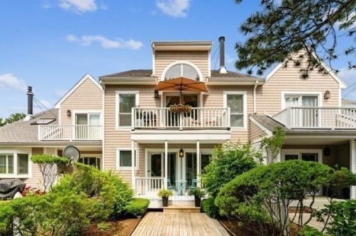 27 Whaler Ln, Quincy, MA 02171-1553