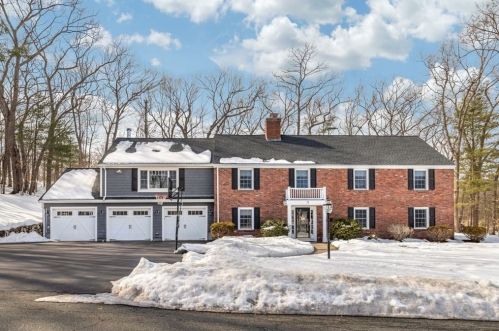 5 Juniper Rd, Lynnfield, MA 01940-2416