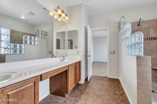 9118 Cypress St, Phoenix AZ 85003-1106 exterior