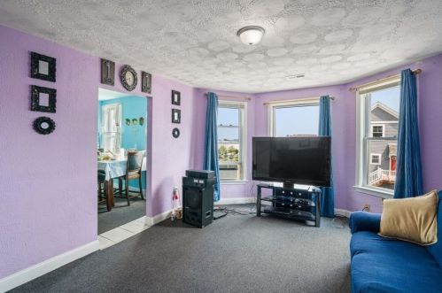 142 Marlborough St, Chelsea MA 02150-2910 exterior