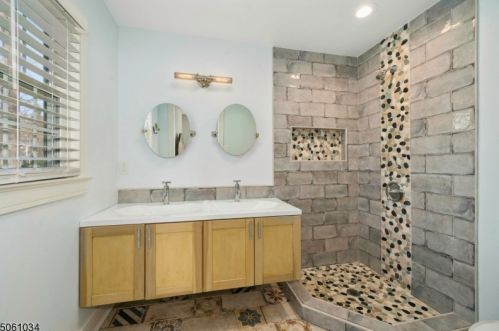 3 Arlyn Ln, Dover NJ 07869-4769 exterior