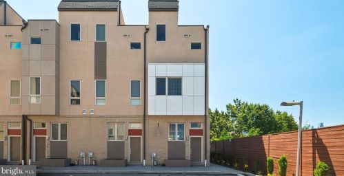 740 Columbus Blvd, Philadelphia PA  19147-3517 exterior