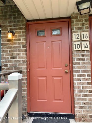 12 Ginger Ct, Tinton Falls NJ  07724-1869 exterior