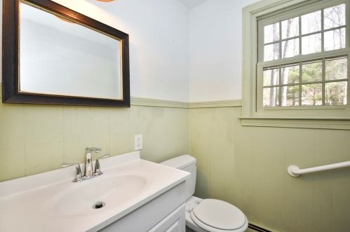 9 Knollwood Rd, Worcester MA 01612-1326 exterior