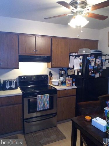 1170 Tristram Cir, West Deptford NJ 08051-2262 exterior