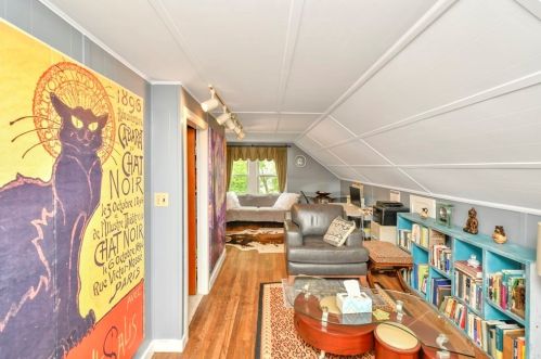 291 St, Dedham MA 02026-2044 exterior