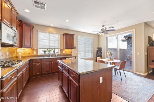 21824 39 St, Phoenix AZ 85050-4881 exterior