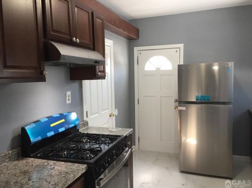 6 Harris St, Carteret NJ  07008-2902 exterior