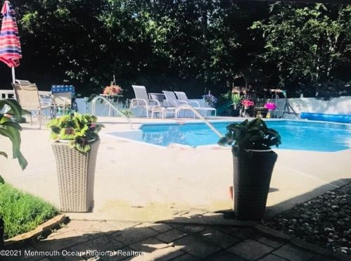 22 Chiswick Ct, Jackson Twp NJ 08527-1257 exterior