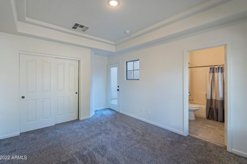 603 Beautiful Ln, Phoenix AZ 85042-7074 exterior