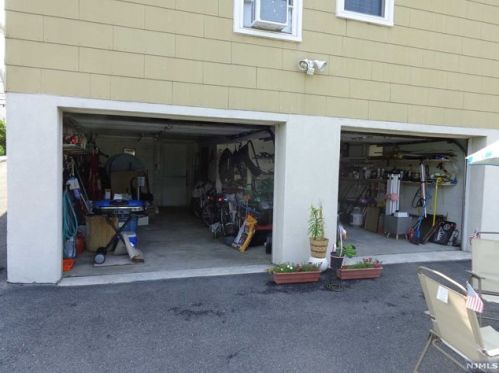 133 Belgrove Dr, Kearny NJ 07032-1505 exterior