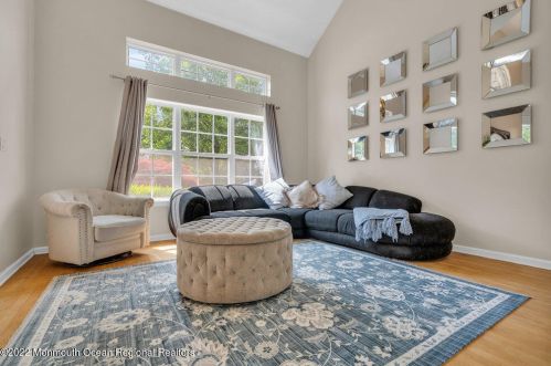 1 Highland Dr, Jackson Twp NJ 08527-1213 exterior