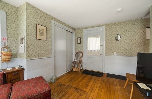 87 Gardner St, Groveland MA 01834-1141 exterior