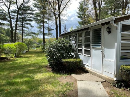 20 4th Ave, Montgomery, MA 01085-1191