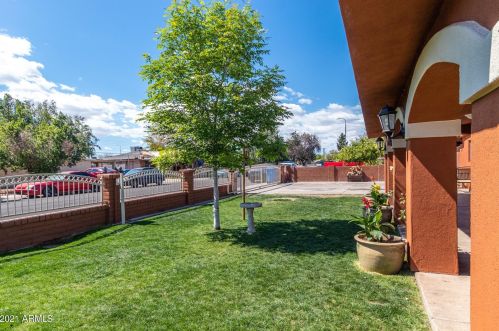 3851 63rd Dr, Phoenix, AZ 85033-4029