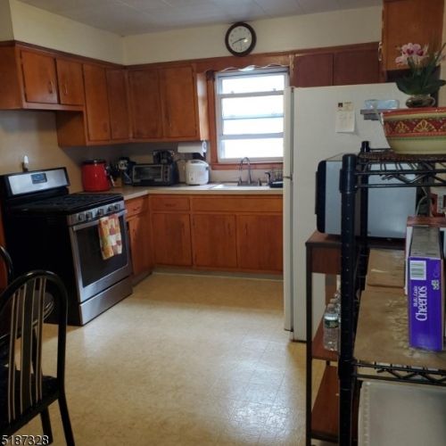 16 Hunkele St, Belleville NJ  07109-1731 exterior