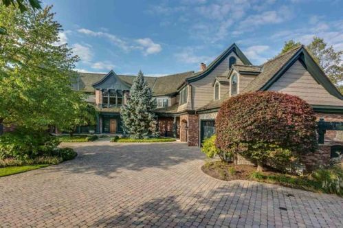 3 Holly Ln, Elkhart IN  46514-4075 exterior