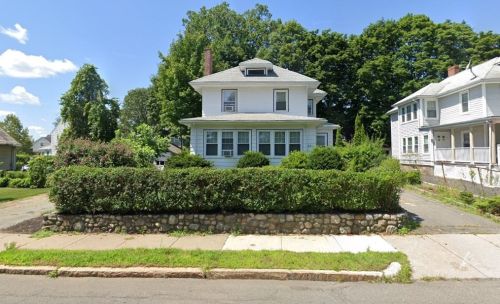 339 Waltham St, Newton MA 02465-1730 exterior