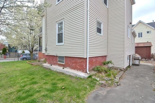 62 Paris St, Everett MA 02149-4409 exterior