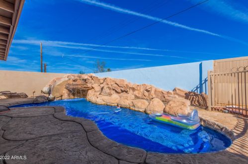 6005 13th St, Phoenix, AZ 85042-4409