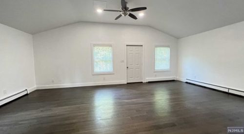 385 Stonetown Rd, Skyline Lakes NJ  07456-1308 exterior