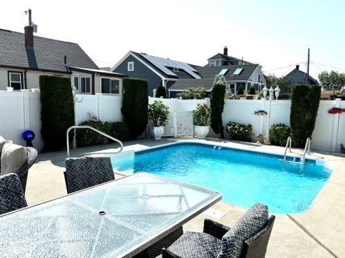 30 Townsend St, Winthrop MA 02152-1425 exterior