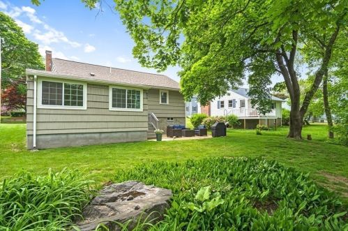 8 Clyde Ter, Arlington MA 02474-1509 exterior