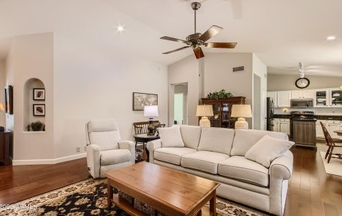 14842 42 Way, Phoenix AZ 85042-5211 exterior