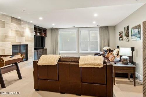 8035 Glenwild Dr, Park City UT 84098-5592 exterior