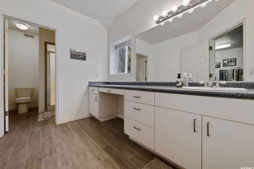 35 Lone Holw Dr, Sandy UT 84092-5530 exterior