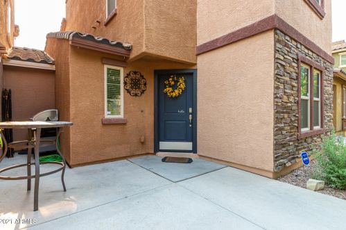 2028 77th Ln, Phoenix, AZ 85035-5122