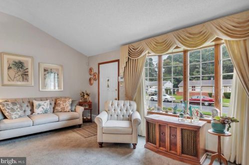 228 Somerset Rd, West Deptford NJ 08096-6066 exterior