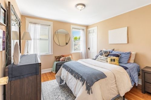 58 Lawn Ave, Quincy MA 02169-7337 exterior