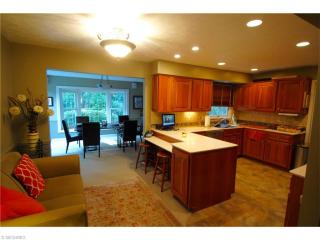 1056 Chatham Pl, Cleveland OH  44116-2103 exterior