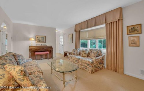 52 Laurel Dr, Little Silver NJ 07739-1416 exterior