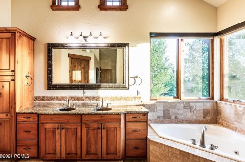 3382 Westview Trl, Park City UT 84098-6342 exterior