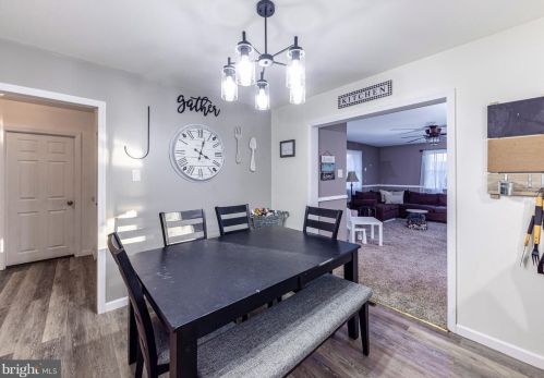 20 Beech Pl, West Deptford NJ 08096-3301 exterior