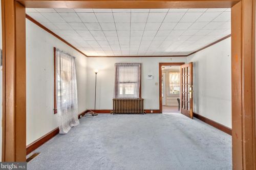 329 Buck St, West Deptford NJ 08066-1060 exterior